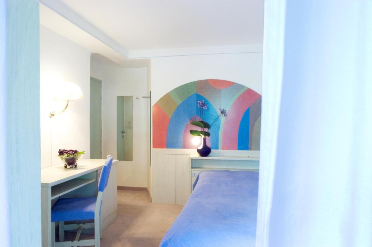 Maratscher Kunst & Kulturhotel Лагундо Екстериор снимка