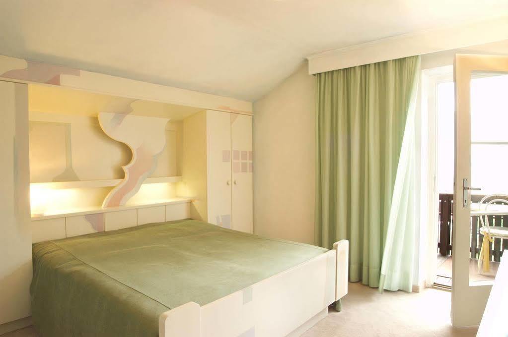 Maratscher Kunst & Kulturhotel Лагундо Екстериор снимка